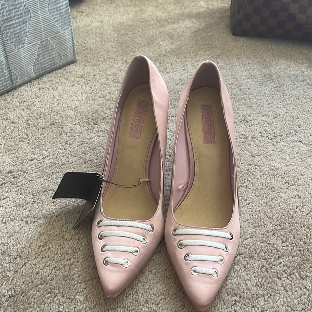 Heels - Picture 2 of 4